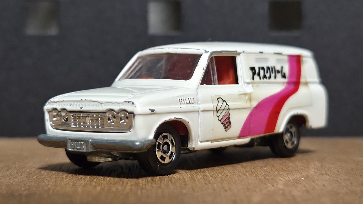 日本製 トミカ トヨタ ハイラックス アイスクリーム No.64-1-6 ハイラックス アイスクリーム運搬車 幼少期に『トミカ1000