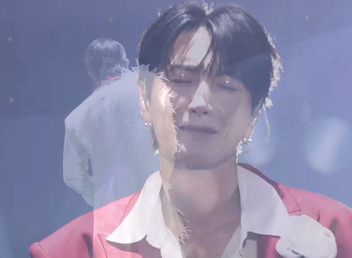 yho77sj22h's tweet photo. 互いを想い歌う姿が
見つめる瞳が
美し過ぎて涙が出ちゃう😭
愛と表現するのは奇妙だけど愛としか表現できないそんな感じ
 #83z https://t.co/VvDNVfsikw