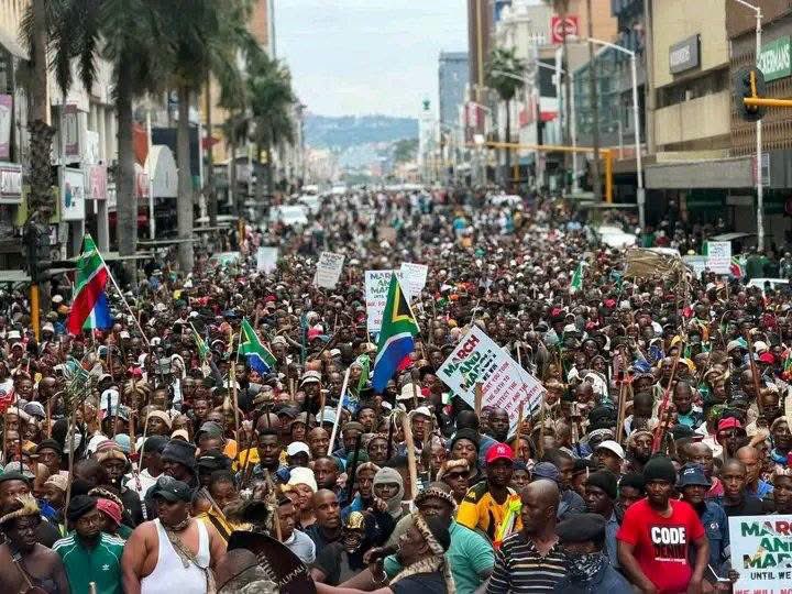 AdvoBarryRoux's tweet photo. According to police, South Africa recorded 120 marches yesterday! Of the 120 marches, 108 were peaceful, while only 12 required police intervention. 

•Eastern Cape: 28 peaceful, 2 violent  •KwaZulu Natal: 21 peaceful, 2 violent  • Gauteng: 13 peaceful, 1 violent. • Limpopo: 12 peaceful. • Mpumalanga: 9 peaceful, 1 violent • Free State: 8 peaceful. • North West: 8 peaceful. • Western Cape: 6 peaceful, 4 violent  • Northern Cape: 4 peaceful, 2 violent 

Despite fears of widespread disorder, the overwhelming majority of demonstrations across South Africa remained peaceful.