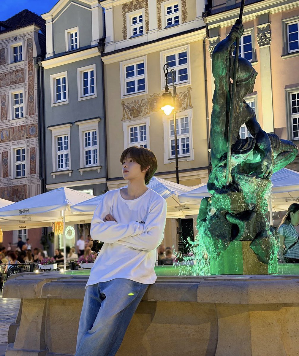 ihrtchael_'s tweet photo. Chael new insta post 💓💓 he is so 😍😍😍 

#카엘 #Chael #루네이트 #LUN8 https://t.co/ZbaMVMmkBw