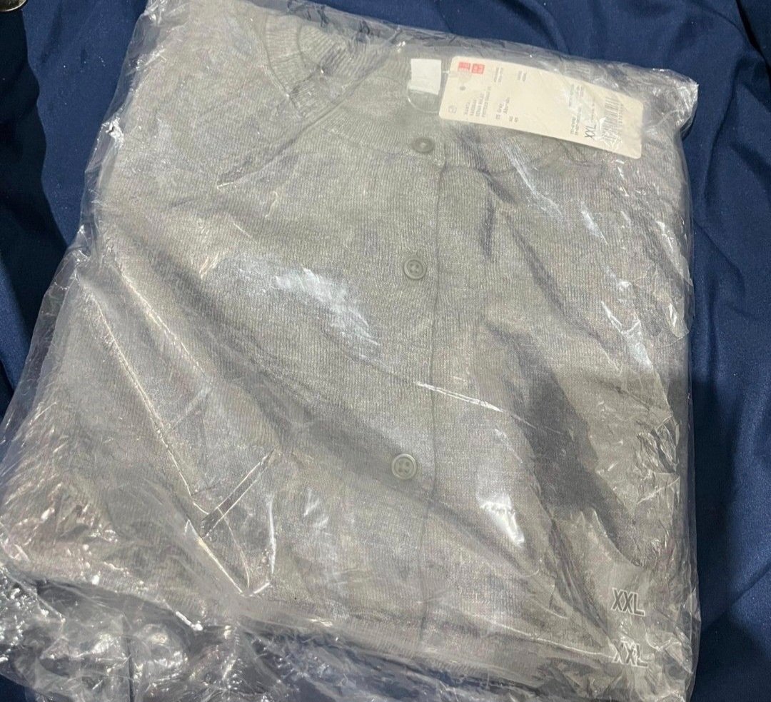 Faraphras3's tweet photo. Wts cardigan uv protection uniqlo New with tag
Dark grey size XXL: 1
Black size L: 4
Harga lebih murah dari store
Bisa via 🍊
https://t.co/goWj5SDSOP 
 Like new no minus bisa Oren
#wts #zonauang #uniqlo #cardiganUV https://t.co/P8QUcUxaDv