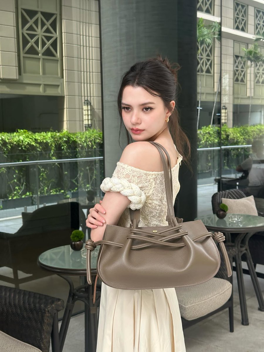 beckyfanclub05's tweet photo. 📸 💜 : 𝗯𝗲𝗰𝗰𝗰𝗮

LUPO has my heart💘

#fundaobag #Lupobag
#beckysangels #BeckyArmstrong
#BeckyEntertainment https://t.co/h5I037gbLY