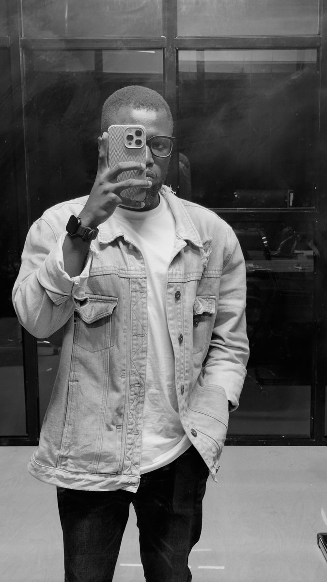 Shamzy_Official's tweet photo. A BW Wednesday! https://t.co/R6fIE3sww7