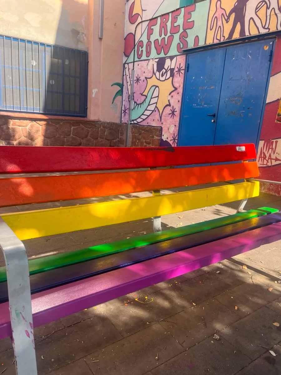 ajvacarisses's tweet photo. #bondiavacarisses des del Punt de Vol, on els bancs s'han pintat amb els colors de la bandera LGTBIQ+ 🏳️🌈🎨 #viuvacarisses #vacarisses #puntdevol #jovesvacarisses #LGTBIQ #orgullvacarisses #estimacomvulguis #estimaquivulguis https://t.co/jswgY0diND