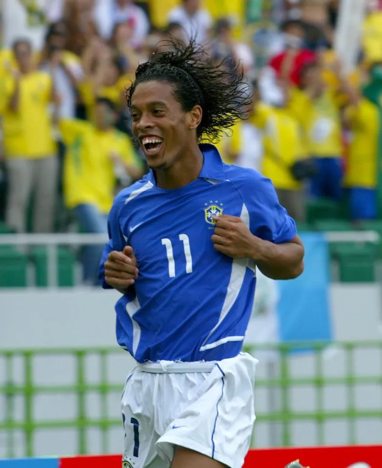 rioferdy5's tweet photo. Ronaldo… Rivaldo…Ronaldinho 🇧🇷 
Name me a better front 3 ever in International Football? 

And they said we were the Golden Generation 😳⚽️

#FIFAWORLDCUP #FIFAWORLDCUP2026 https://t.co/Fzx5FClAZs