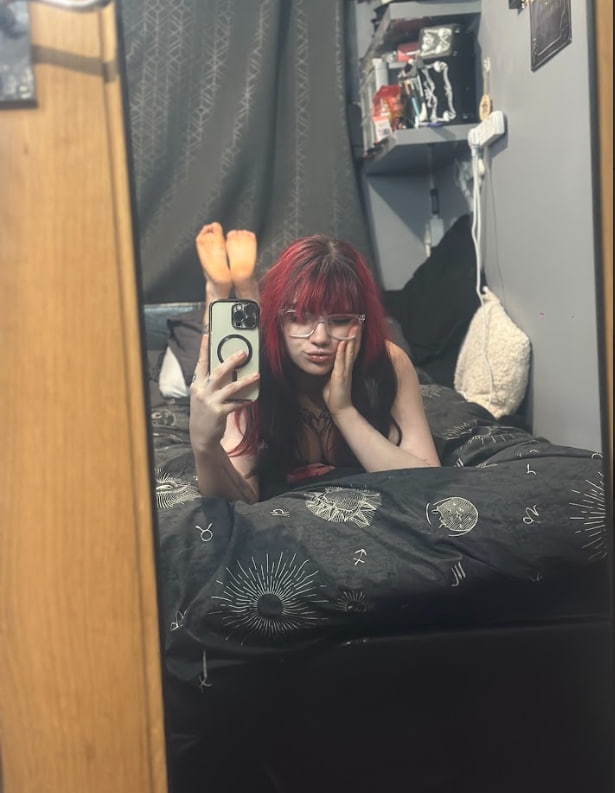 gothamaraa's tweet photo. couldn’t resist this angle tbh https://t.co/nl6obVZ1Cm
