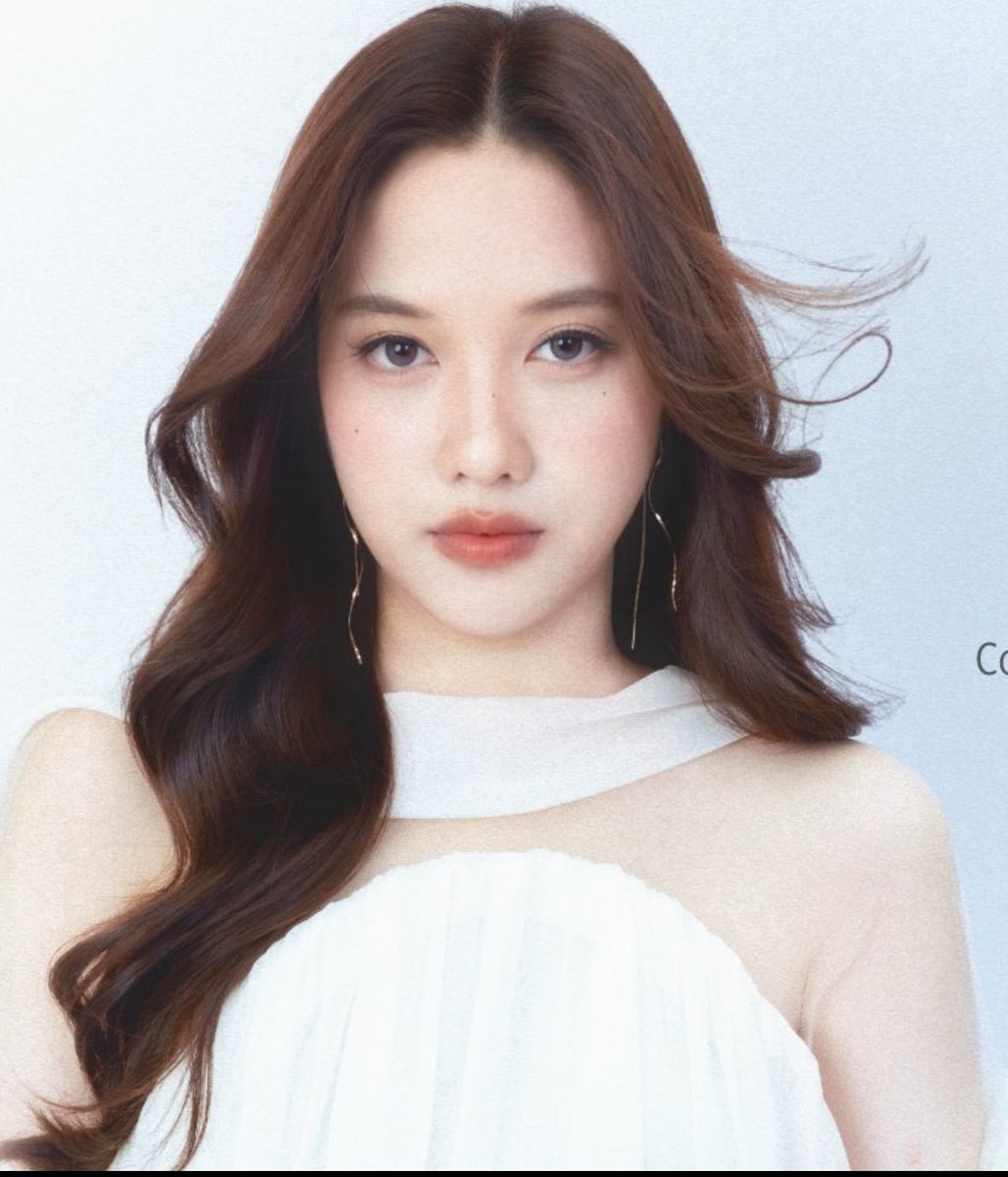 rubyyj0's tweet photo. How did she go from this to this 😭😭

#srchafreen‌ https://t.co/lmFQCAjxGx