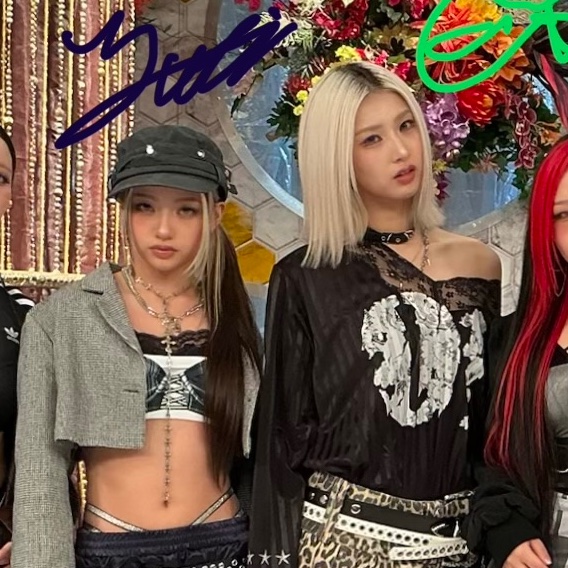 yuke9711's tweet photo. モノクロっぽいかっこよ衣装のメロペア愛してる
#HANA #MOMOKA #YURI #FNS歌謡祭 https://t.co/50P5xjtENp