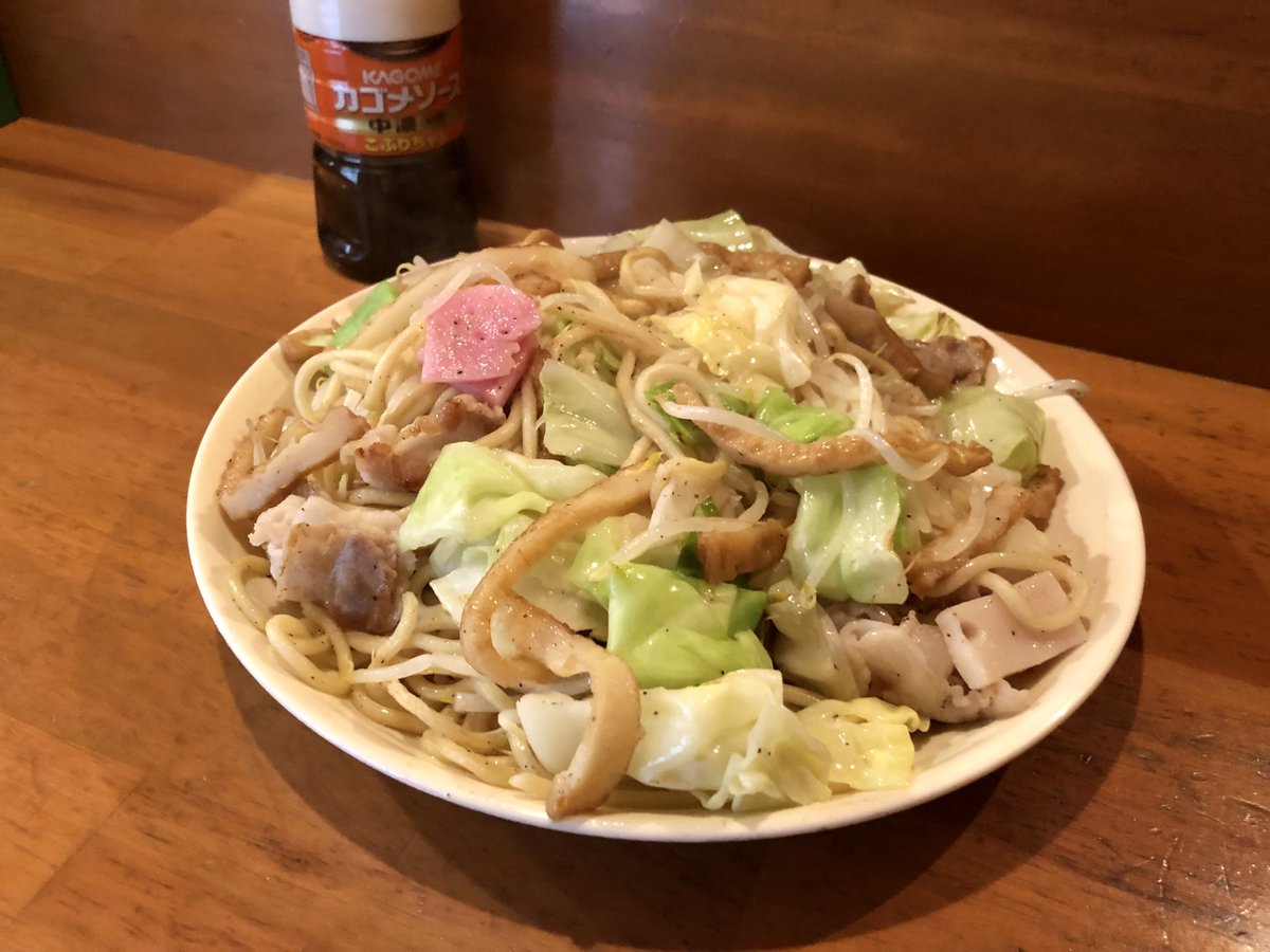 tsukemen's tweet photo. カレー屋のまかない「焼きそば」 https://t.co/mPgw9gSQcz