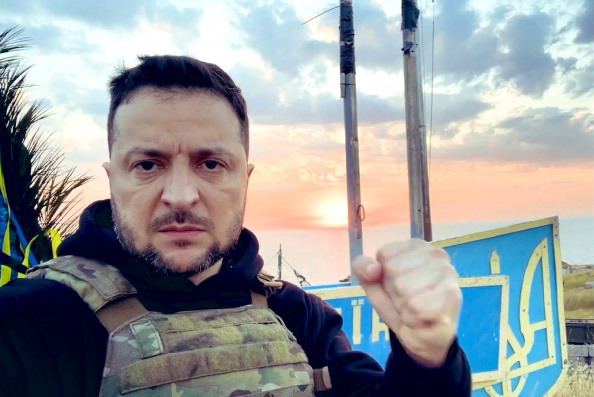 SthAus_72's tweet photo. @0TulsiGabbard2 A. Zelensky is the only true leader of the Free World. 👏🇺🇦 https://t.co/GiF3DtsxKw