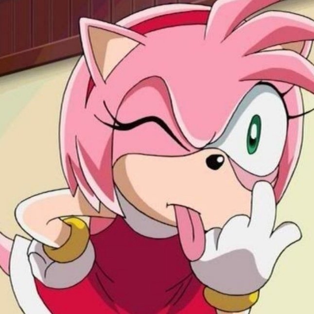 mohamedsonic97's tweet photo. Why is his tongue so bigger than hers? Like... how do they do THAT kiss? 😭 https://t.co/QgKdnzqC2y