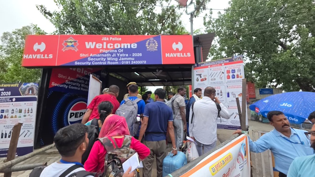 JnKFact's tweet photo. Jammu :  Amarnath Yatra pilgrims of the first batch start arriving at the Jammu Base Camp.

#jkfact https://t.co/YCOAI0wUcy