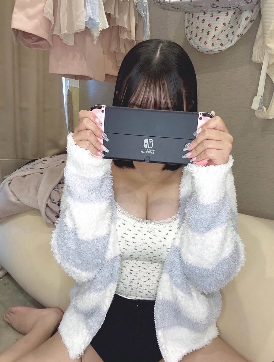 ukapi02's tweet photo. なんのゲームする？？ https://t.co/wOzkOPig9V