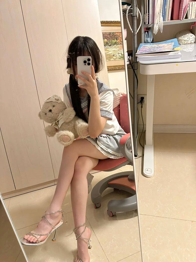 dffty101's tweet photo. 真的需要找个P友了，每天太压抑了，性欲太强了
#线下 
#上门 
#约炮
#女大
#反差 
#00后 https://t.co/BeCt9zOIFn