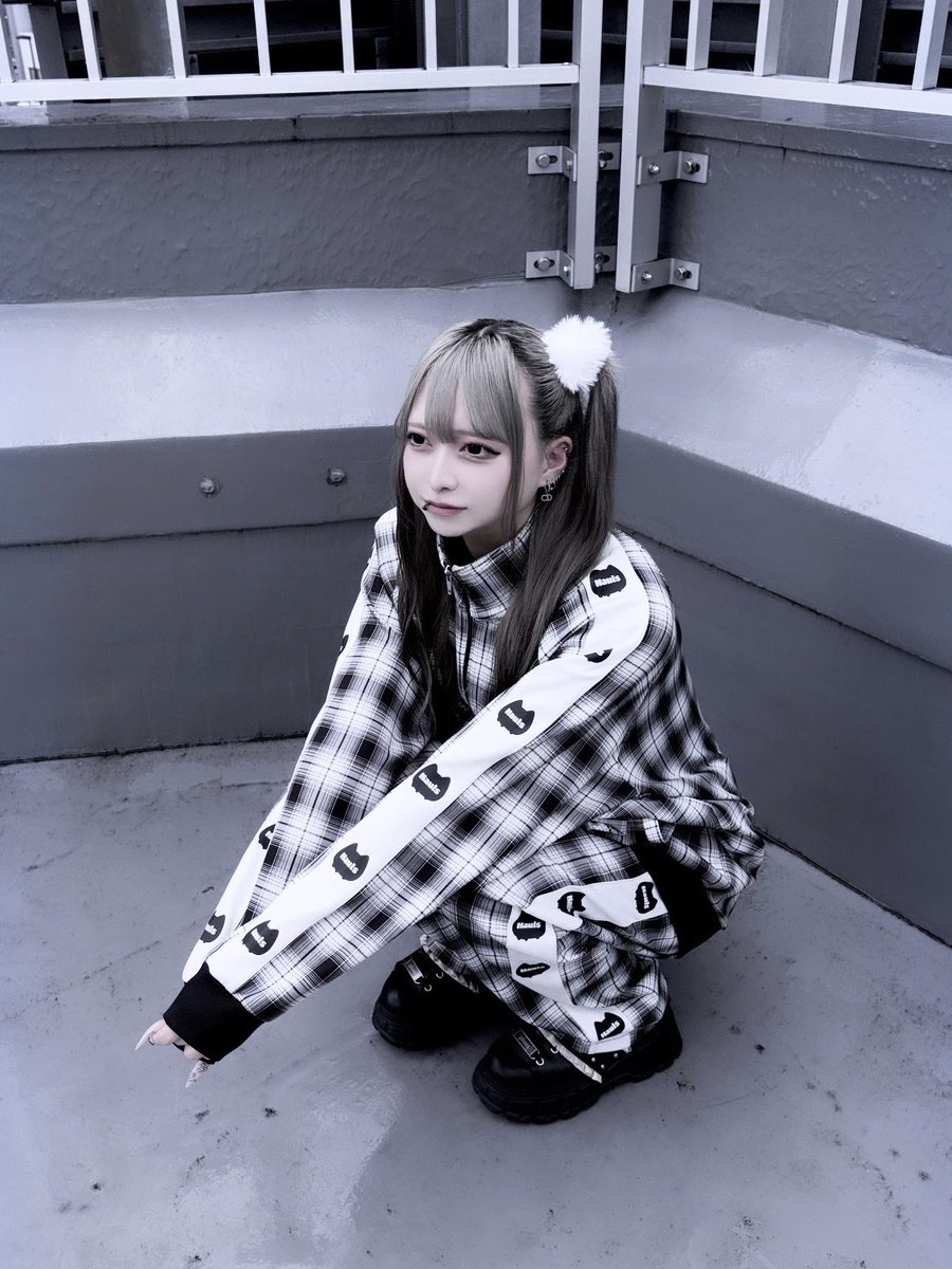 touketusinuwww's tweet photo. お昼は原宿でアパレル店員さん♥︎⁡えらいー？ https://t.co/pAlWeYHcjx