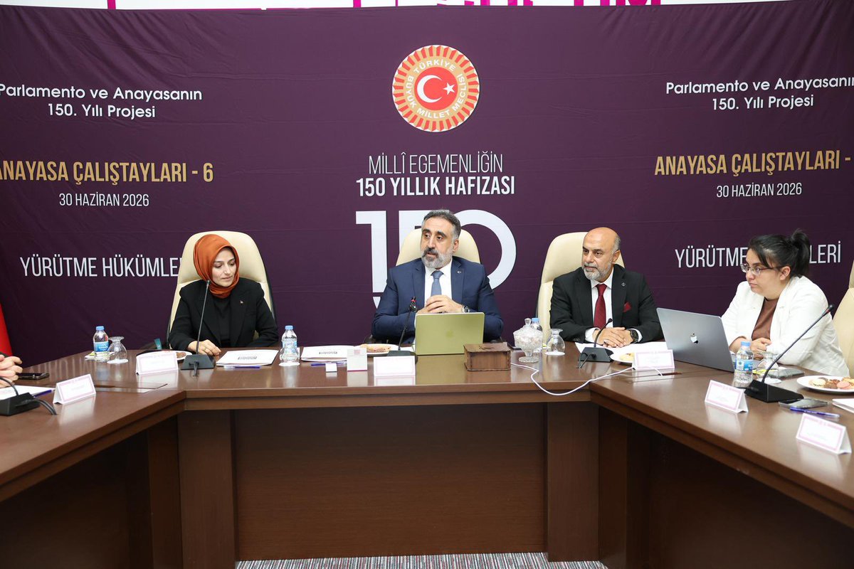 mau_iibf's tweet photo. Akademisyenlerimiz TBMM Himayelerinde ve Üniversitemiz Ev Sahipliğinde Düzenlenen Anayasa Çalıştayı’na Katılım Sağladı.

Haberimizin devamı👇

https://t.co/WZYxG5fbsi

@mardinartuklu 
@ibrahimozcosar 
@ylmazdemirhan https://t.co/cA5c4MWxjd