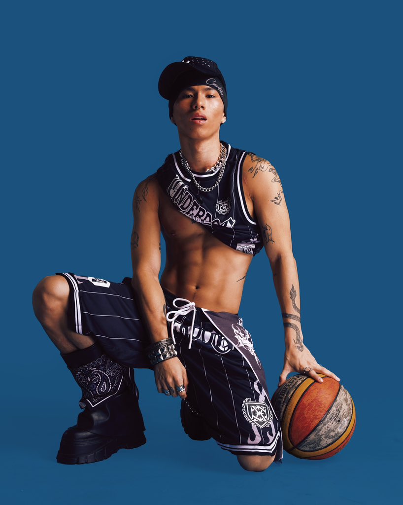 hailmatrix_'s tweet photo. bro, do you play basketball ba?? https://t.co/VehCXNKTRc