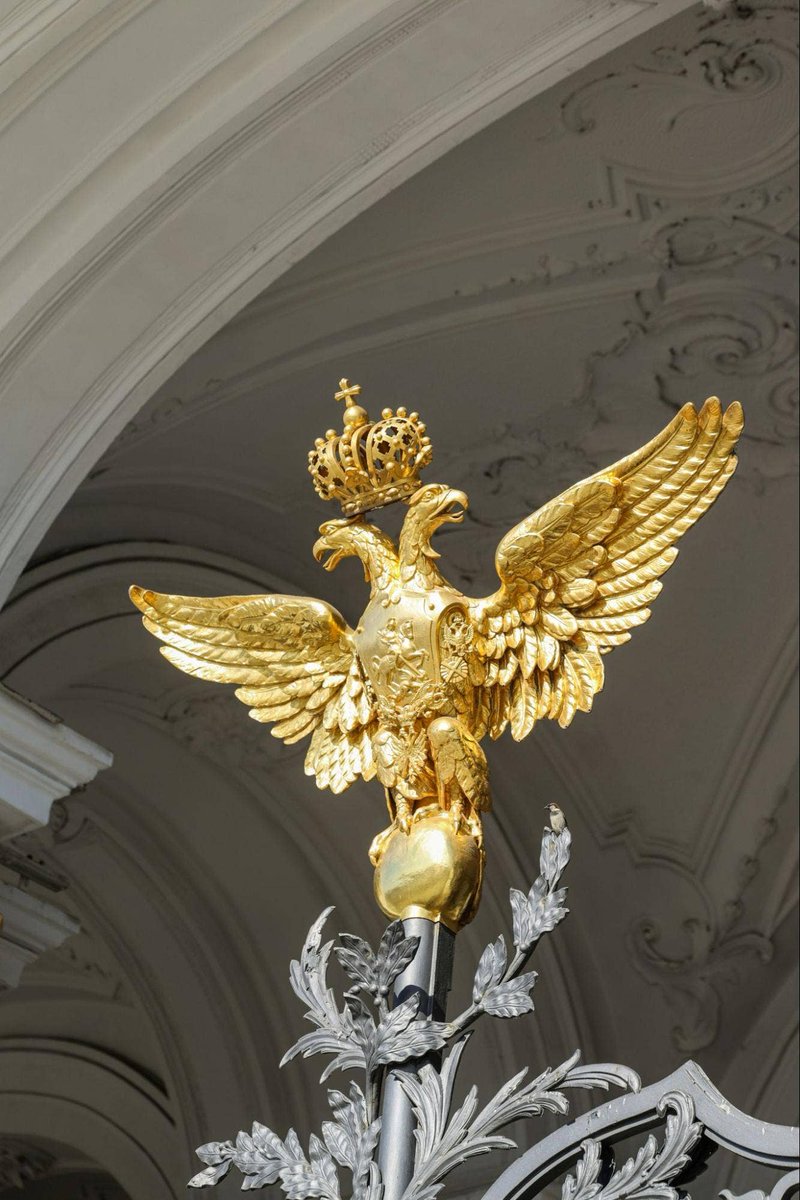 unerrroer's tweet photo. Tsarists: "stop calling him hitler" 

Alexandr romanov: check out my golden eagle! https://t.co/ucim45PJkb