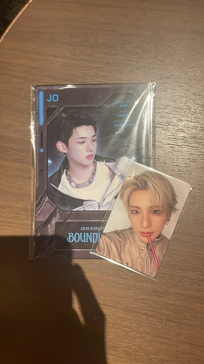 kyusootaem's tweet photo. &amp;TEAM BOUNDLESS VRコンサート
平日特典ポストカード、トレカ

【譲】YUMA JO
【求】同種
ポストカード NICHOLAS 
トレカ HARUA

現在新宿の劇場内におりますので、お気軽にお声掛けください。

 #andTEAM交換 https://t.co/fpjATv7B3B