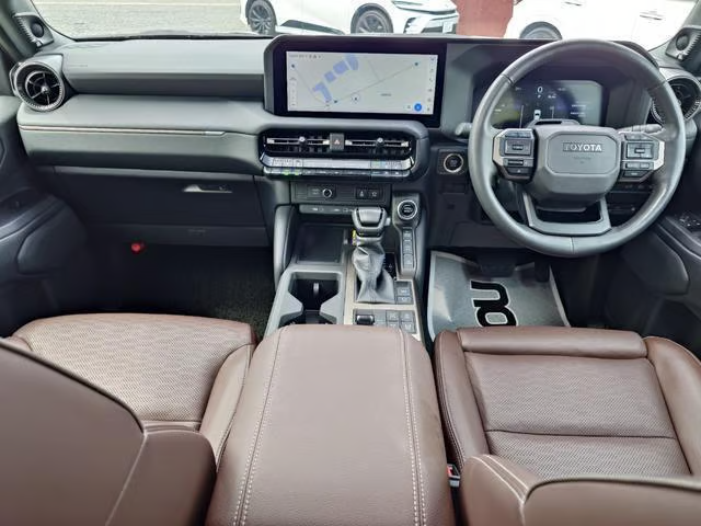 joseimporter's tweet photo. Land Cruiser month.
🐻LANDCRUISER 25O Model 2024.
🌍2.8L Diesel / Auto / 4WD
✌️Excellent Condition.
✌️Sun roof and leather seats
💰UGX- 328M
For Details Call/Whatsap
📞0782611896
#landcruiserug, #carug https://t.co/YE6QWv3r9z