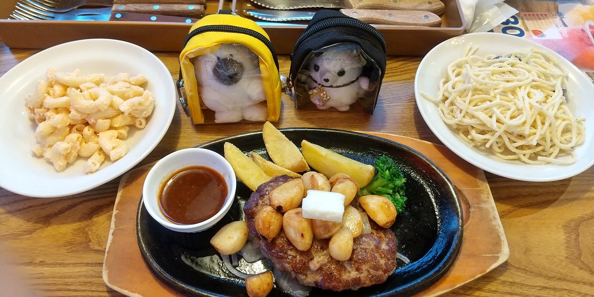 sachimi316's tweet photo. 久しぶりにBig Boyで食べて来ました。
🦭「ニンニクハンバーグ～、おいちかった😋」 https://t.co/pLyeR3iCca