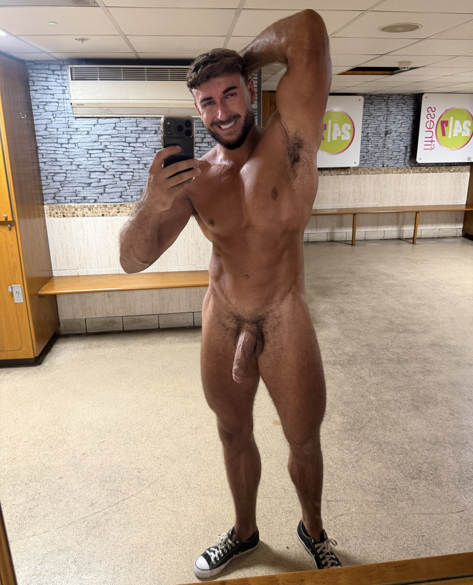 Anyone wanna be my workout buddy?🤪 https://t.co/duYrB4Nfun