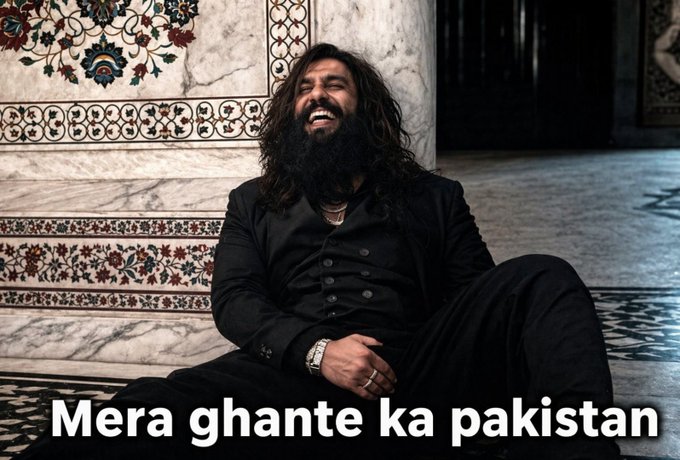 Pakirandi's tweet photo. @HamnaJaved79764 🤣🤣 https://t.co/Dkmjk3Jzv9