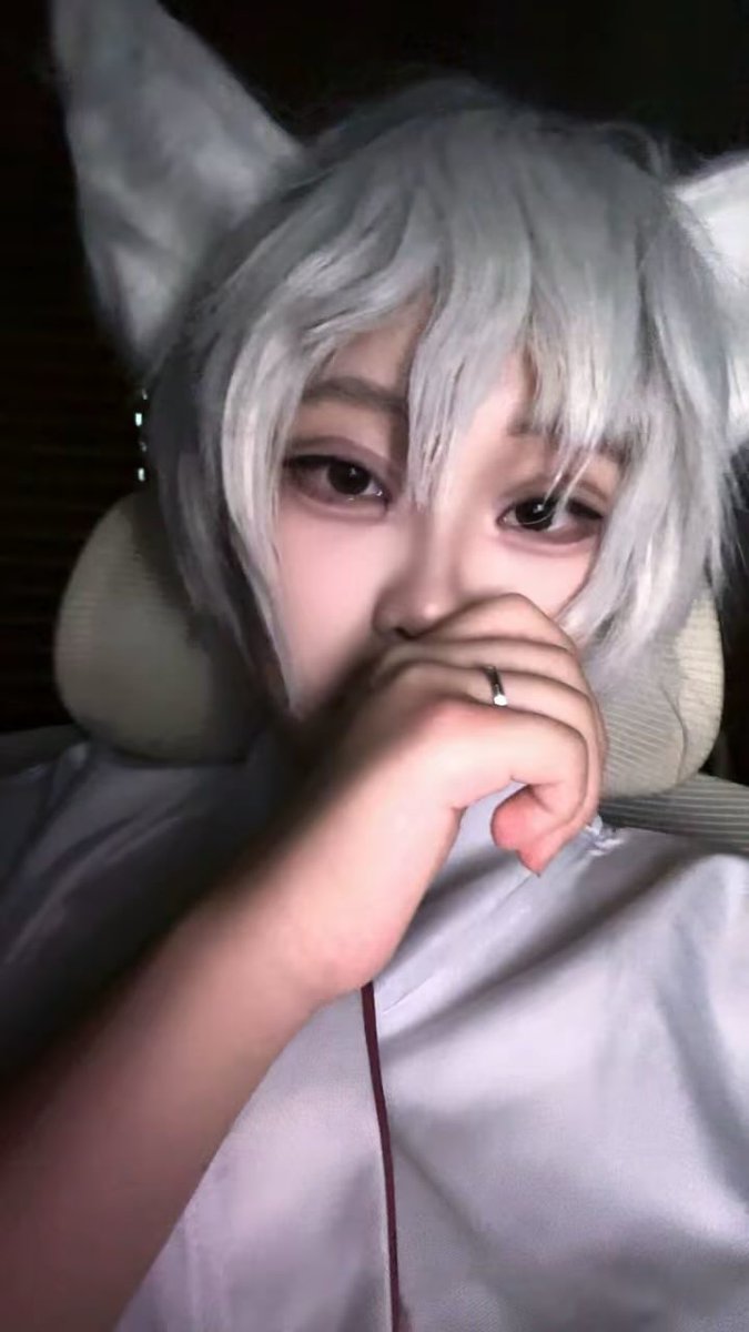uo4lo's tweet photo. 이뻐해주시요. https://t.co/J5lAKSynhx