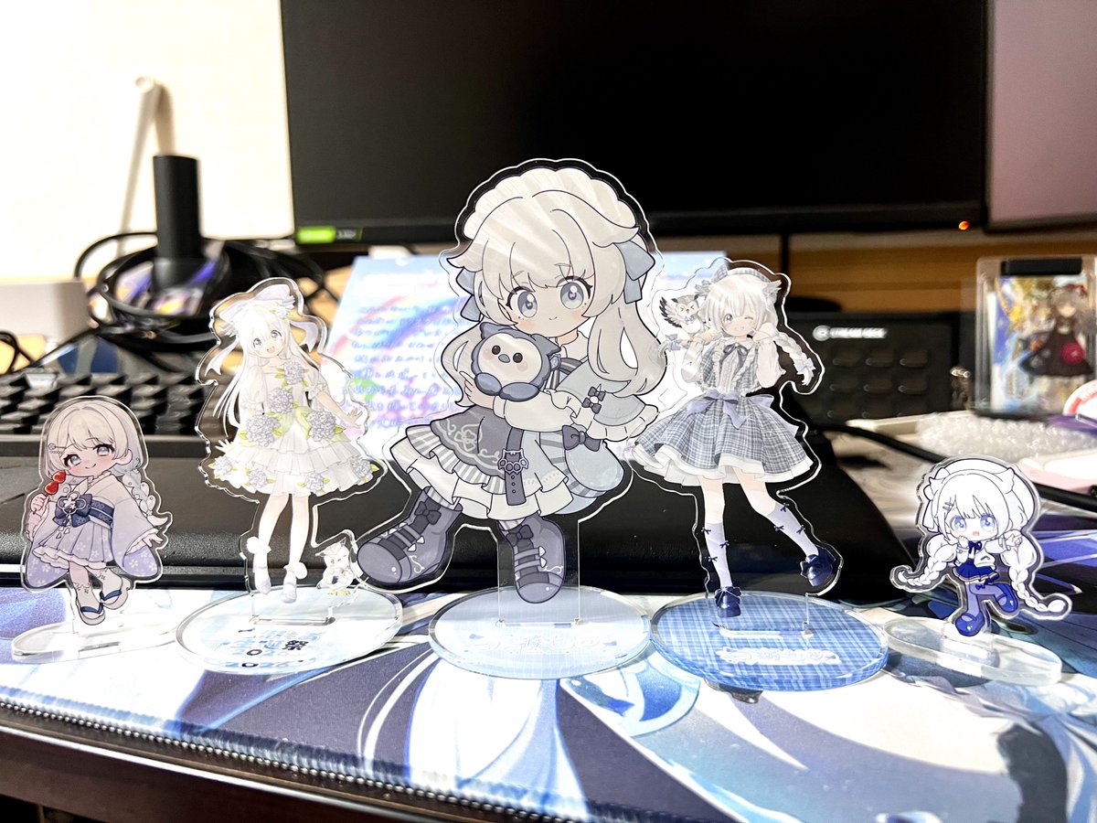 kaaaaopiz's tweet photo. もあちゃんのアクスタ届いたぁぁ！！
大可愛すぎて眼福…
アクスタ大から小まで揃ってて、撮るも飾るも映えるねこれは！
そしてなんと！！！
３枚しかない当たりブロマイド引き当てました！！！！！！
なんという豪運、嬉しすぎるうううう
どうやって飾ろうかしら
 #白瀬もあ https://t.co/s3Du8pWWZf