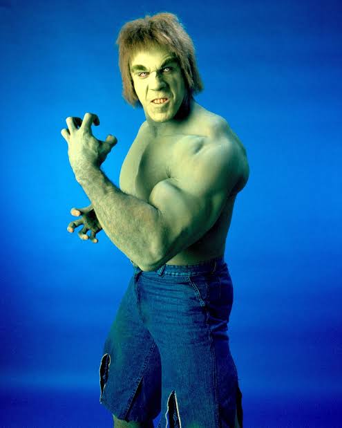 PersosolosVerso's tweet photo. Qual Hulk parecia mais fiel aos quadrinhos? 1970 ou 2012? https://t.co/Pm2YLu7bks