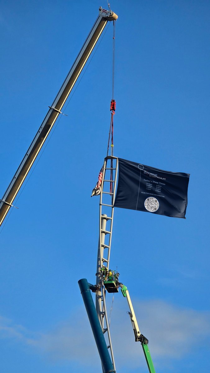 scottwalker88's tweet photo. The flag has been raised on Fast &amp; Furious: Hollywood Drift, signalling that it's been topped out.

🫡🫡🫡 https://t.co/ahDd0i6P8l