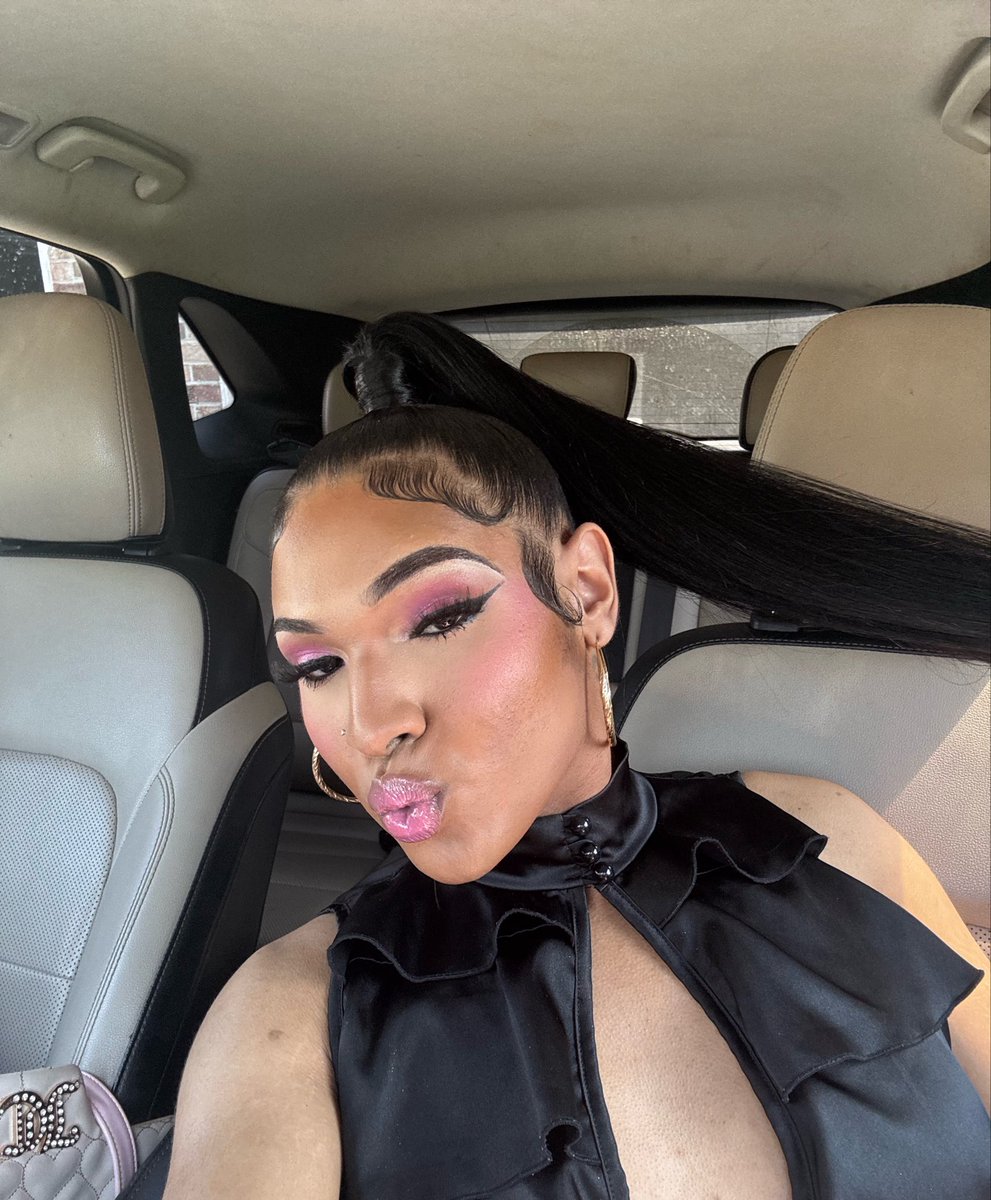 MinajPlayBoy's tweet photo. Pretty on fleek💅🏽 https://t.co/XgkzRTCQnL