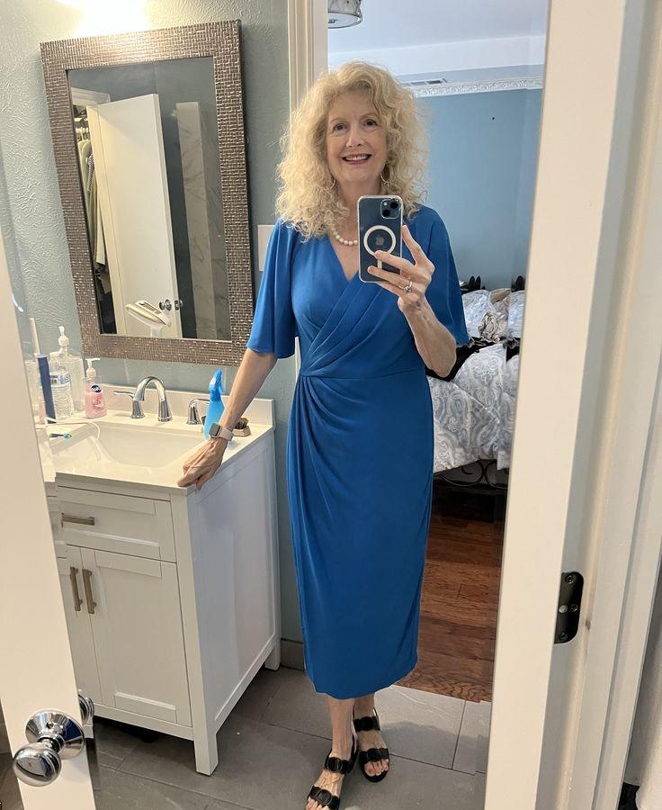 MillerClarii's tweet photo. Do men even notice above 50 year old women? https://t.co/trzNKXqyNo