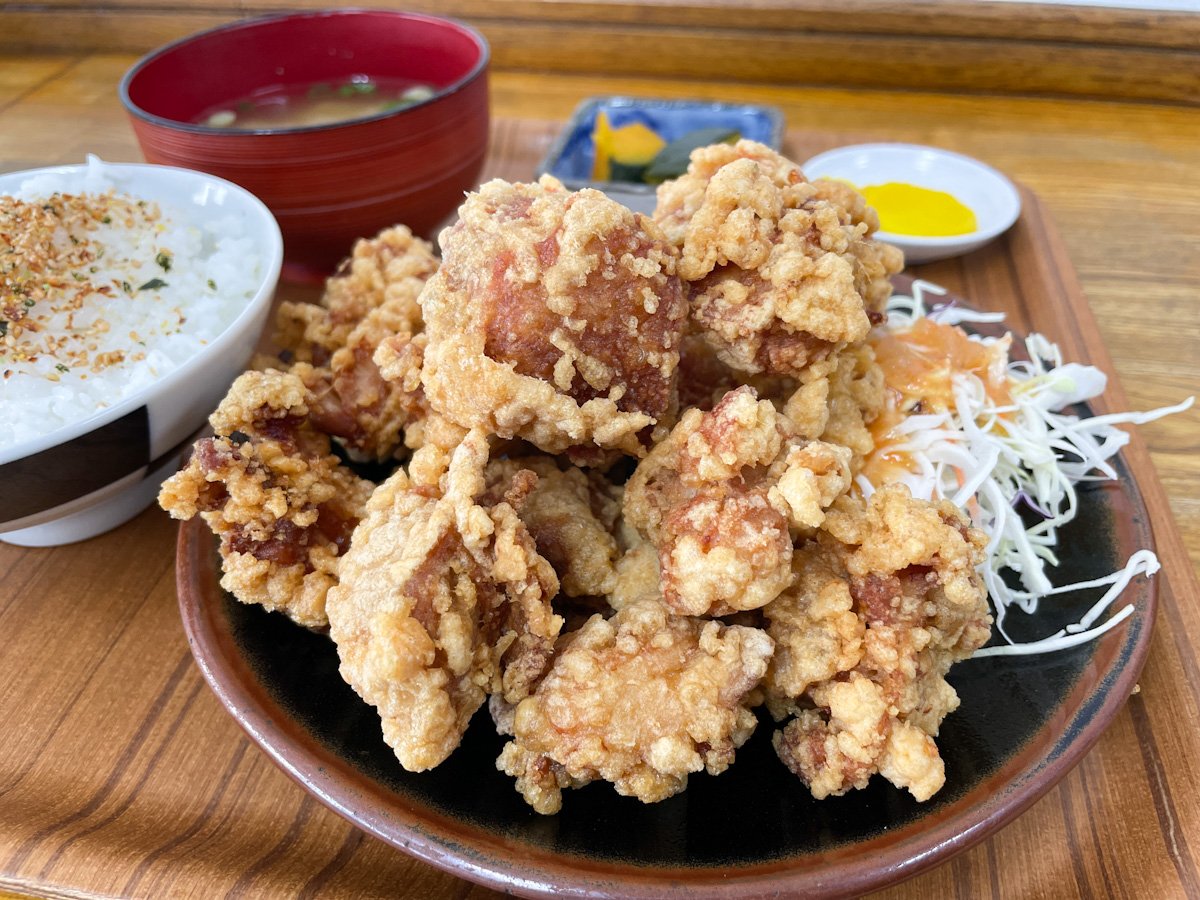 emily_alej11556's tweet photo. こういうのばっかり食べてるからモテないんだろうなwwwwww https://t.co/8qwt0nYgBV