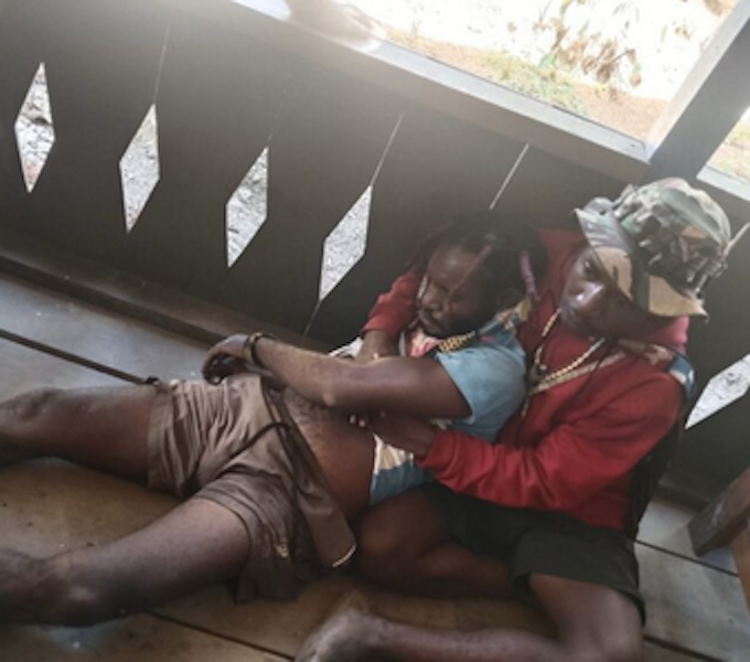 DavidRobie's tweet photo. Indonesian soldiers accused of wounding two Papuan teenagers in Titigi #asiapacificreport #ulmwp @BennyWenda #WestPapua #Indonesia #militarybrutality @westpapuamedia
https://t.co/S8FKyl3tQo https://t.co/pZPryDZUqH