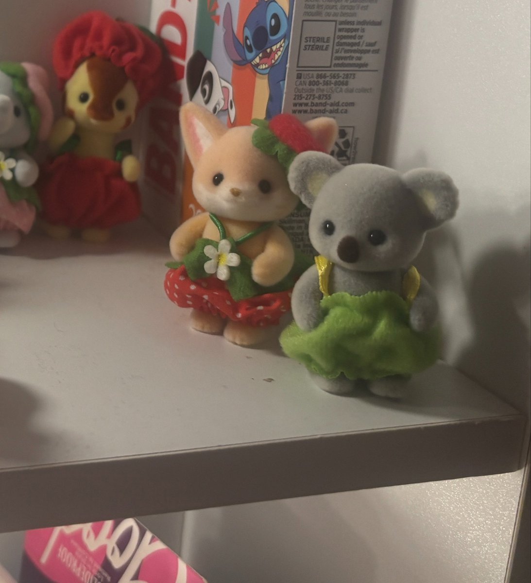 97jkooss's tweet photo. some bad pictures of my calico critters https://t.co/ghIJNr98qy