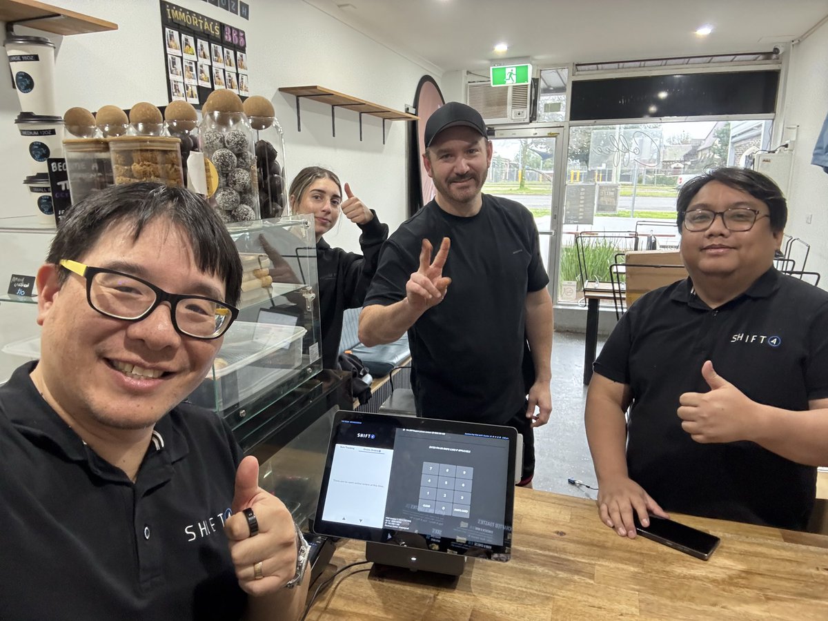 FruitLoopBaron's tweet photo. The Yoozh in Melbourne Australia just received the best tech. Woot!
@Shift4 #shift4dine https://t.co/nk9oOeSAhu