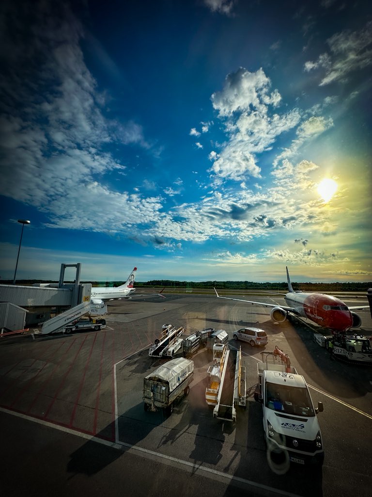 Louis_Sesto's tweet photo. ヘルシンキ空港到着🛬 https://t.co/HZlbco4uWY