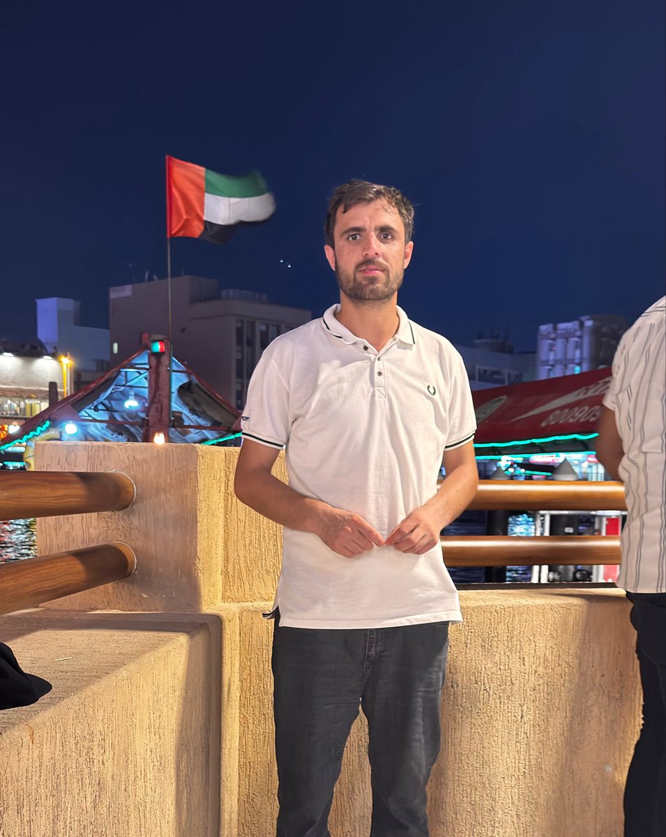 ASnomann's tweet photo. May this flag forever fly high with pride. 🇦🇪 
#dubai #UAE https://t.co/VdhUSobMUv