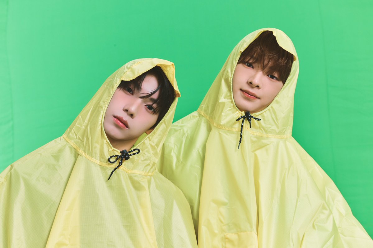 flareu_official's tweet photo. [#URE_UPDATE] 𝖧𝗂𝗀𝗁𝗅𝗂𝗀𝗁𝗍 𝖬𝖾𝖽𝗅𝖾𝗒 𝖡𝖾𝗁𝗂𝗇𝖽 𝖯𝗁𝗈𝗍𝗈 *.˚ ༘♡·

✨ https://t.co/TOW6WNcCIY

#FLAREU #플레어유
#YOUTH_ERROR https://t.co/jy4kxsrgJG