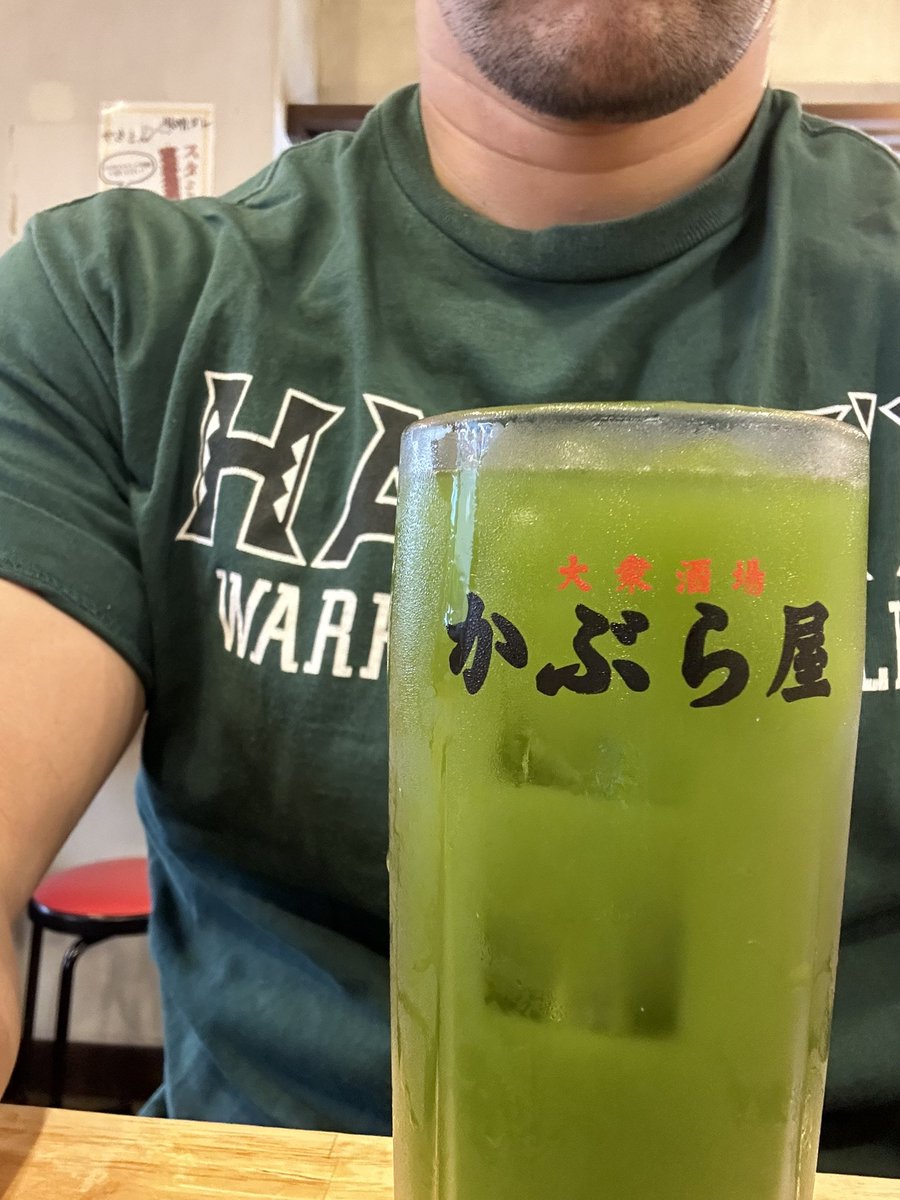 shinsuke515151's tweet photo. ベンチのMAX更新したので、飲みますね
抹茶プロテインを https://t.co/WZ1PnT5n85