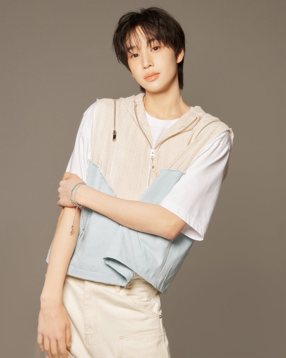 idntt_cosmo's tweet photo. idntt 아이덴티티 : id17 
kwakgiwoong

#idntt #아이덴티티
#itsnotover
#곽기웅 #kwakgiwoong https://t.co/iGpsnSwxyM