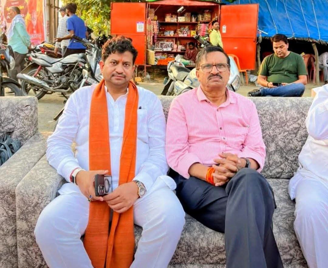 RajeshPandey53's tweet photo. गोरखपुर के यशस्वी महापौर आदरणीय श्री मंगलेश कुमार श्रीवास्तव जी को जन्मदिन की हार्दिक बधाई एवं शुभकामनाएँ। प्रभु श्रीराम से प्रार्थना है कि आपको उत्तम स्वास्थ्य, दीर्घायु, सुख-समृद्धि एवं यशस्वी जीवन का आशीर्वाद प्रदान करें।

#mangleshkumarshriwastav https://t.co/hoI39CeGfG