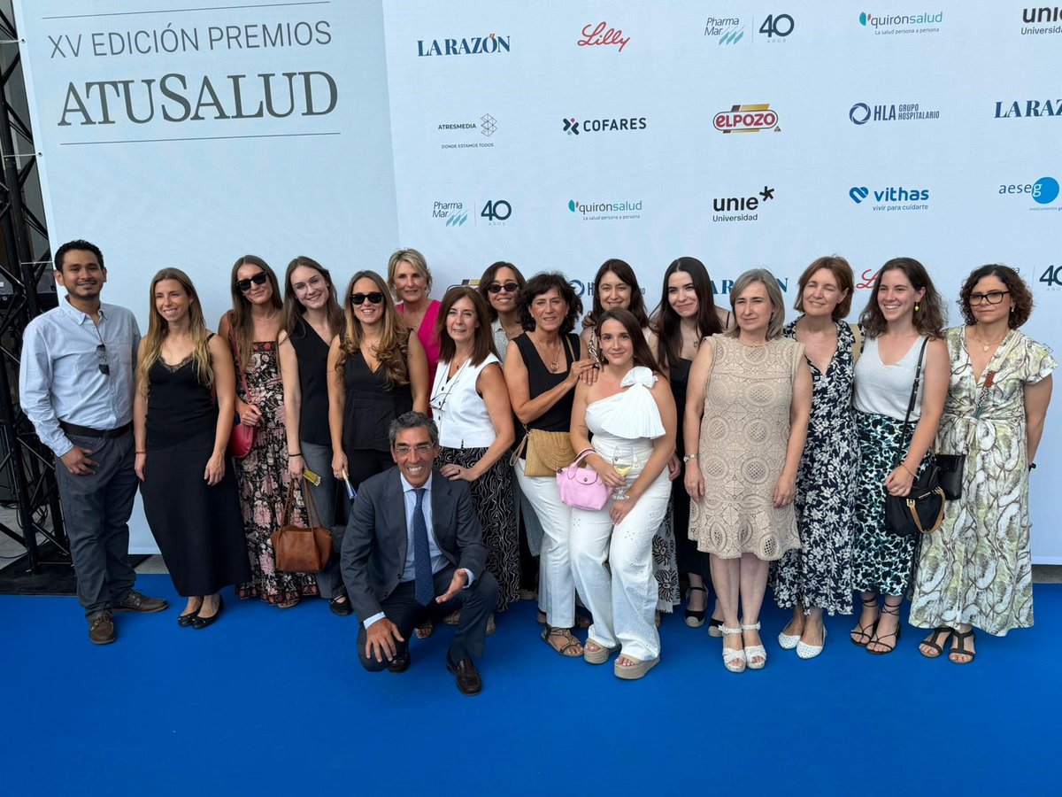 CardioRed1's tweet photo. 🏆 El Hospital Clínico San Carlos ha recibido el premio #ATuSalud de @larazon_es por sus 25 años como centro de referencia en arritmias.
25 años innovación, asistencia y formación, con más de 10.000 ablaciones, 10.000 marcapasos implantados y cientos de especialistas formados🫀 https://t.co/G3UUkovo9M