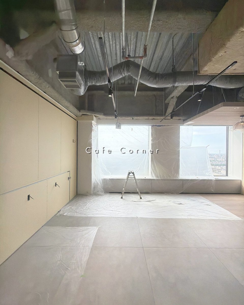 dnest_official's tweet photo. 📸 アップデートエリア（2/2）
🔹Presentation Room（準備段階からついに進化！先進的なテクスチャーが施されました） 
🔹Meeting Room（床や壁が整い、上質な議論ができそうな会議室の雰囲気が完成間近） 
🔹Web Booth（クロスが貼られ、集中力を高めてくれそうな個室空間へ） 
🔹Café Corner（まだまだこれから進化していきます）