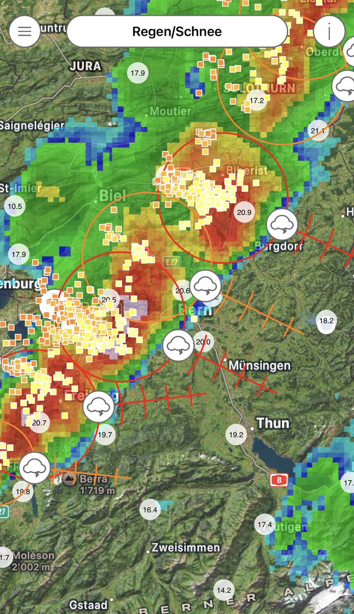 meteo_be's tweet photo. Und Action…!

Wie auch diese Nacht haben wir erneut über der Region Bern und Oberlsnd Gewitterzellen die direkt ins Emmental ziehen.!!

Achtung Hagel…! https://t.co/0FDSpZnGBS