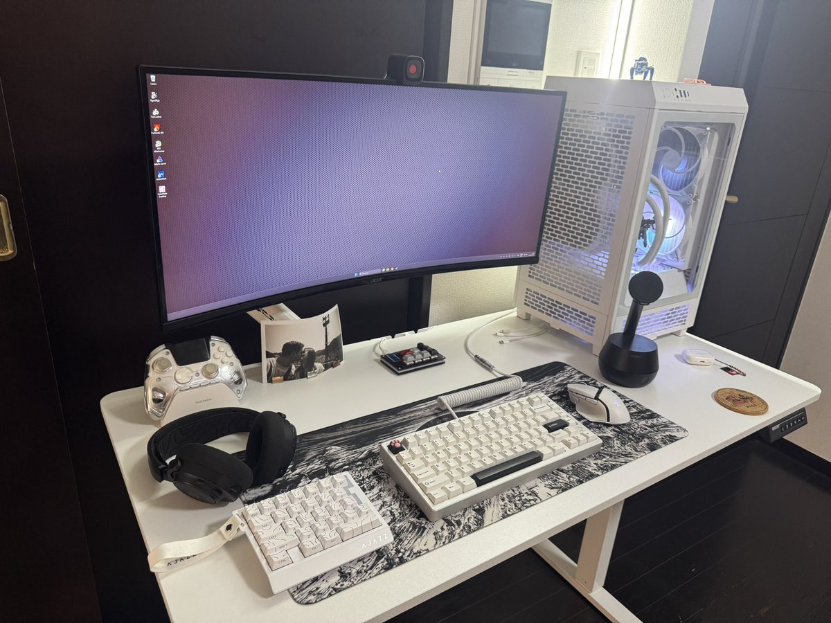 rickricardu's tweet photo. Monitor Acer XZ342CU V3bmiiphx
Steel series Artic nova 7
Rainy75 keyboard
Ajazz AK029 Hall effect half Keyboard
razer basilisk v3 pro
MambaOne V2
Anker PowerConf C200
PolePole6 macro pad (custom Akihabara)
Nollie ARGB controller
*setup meu e da minha esposa* https://t.co/xxzAhj8kRO