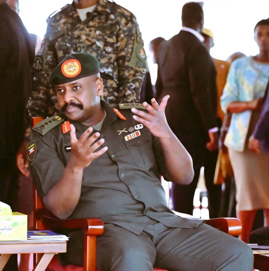 GenalUg's tweet photo. It's my request the our dear CDF @mkainerugaba and the @UCC_Official should work hand in hand to end media misuse where people abuse others confidently...yes we disagree in any aspect of life that doesn't qualify you to abuse me @BalaamBarugahar should be the overseer thanks https://t.co/GL5HnXUFsM