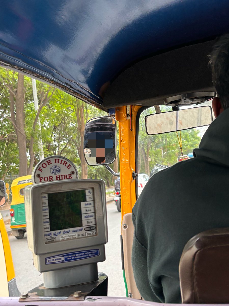 Whateverr2711's tweet photo. There’s something about ORR and auto rides. 

The easiest way to romanticise life? Hair open, sitting in an auto. 🥰 https://t.co/ouEIYsVagX
