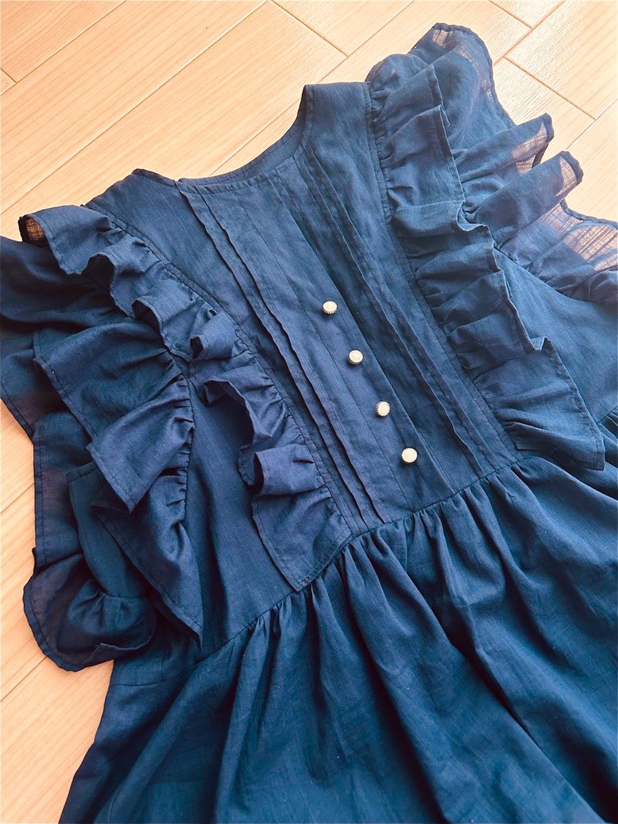 amaretto_jinger's tweet photo. 洋裁。フリフリのブラウス。
これがつくりたくて、はじめて『ミセスのスタイルブック』を買ってみた！
ふんわりしててかわいい。 https://t.co/yPrAexPoYj